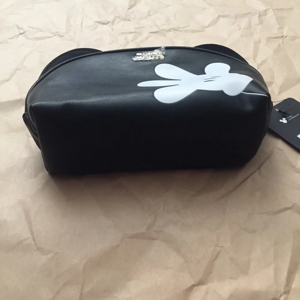 Minnie Mouse makeup bag